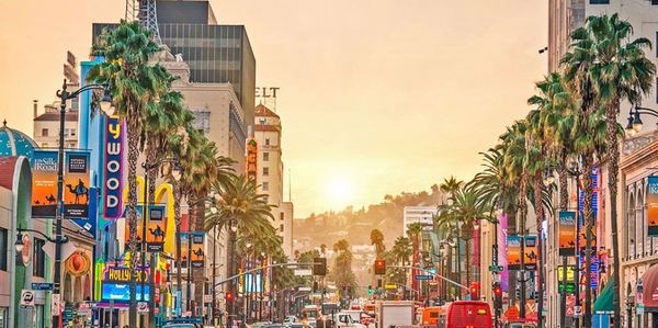 the hollywood blvd in los angeles
