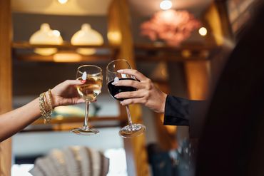 White wine and red wine