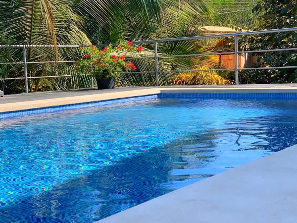 infinity pool, Keneths Custom Pools