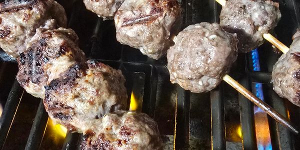 meatballs, grilled meatballs, easy appetizers, tailgating recipes, tailgating parties, holiday appet