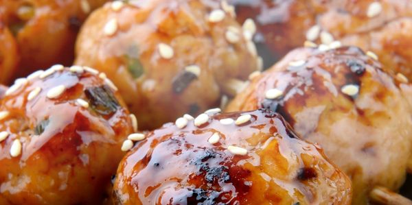 meatballs, grilled meatballs, easy appetizers, tailgating recipes, tailgating parties, holiday appet