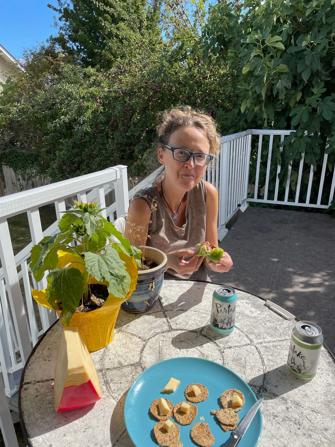 Figs, gouda and some non-alcoholic beer