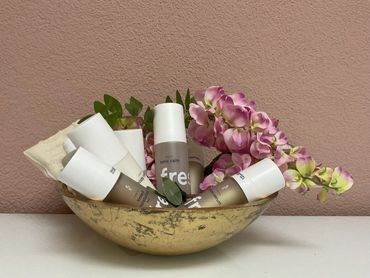 Massage and Facial Treatments in Zurich with Ringana products. COPYRIGHT ©  DEEP TOUCH  