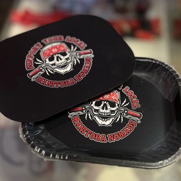 TRAYS, GRINDERS & LIGHTERS