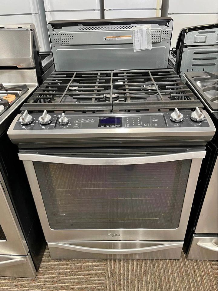 Whirlpool Refurbished SlideIn Gas Range with 3 SpeedHeat Sealed