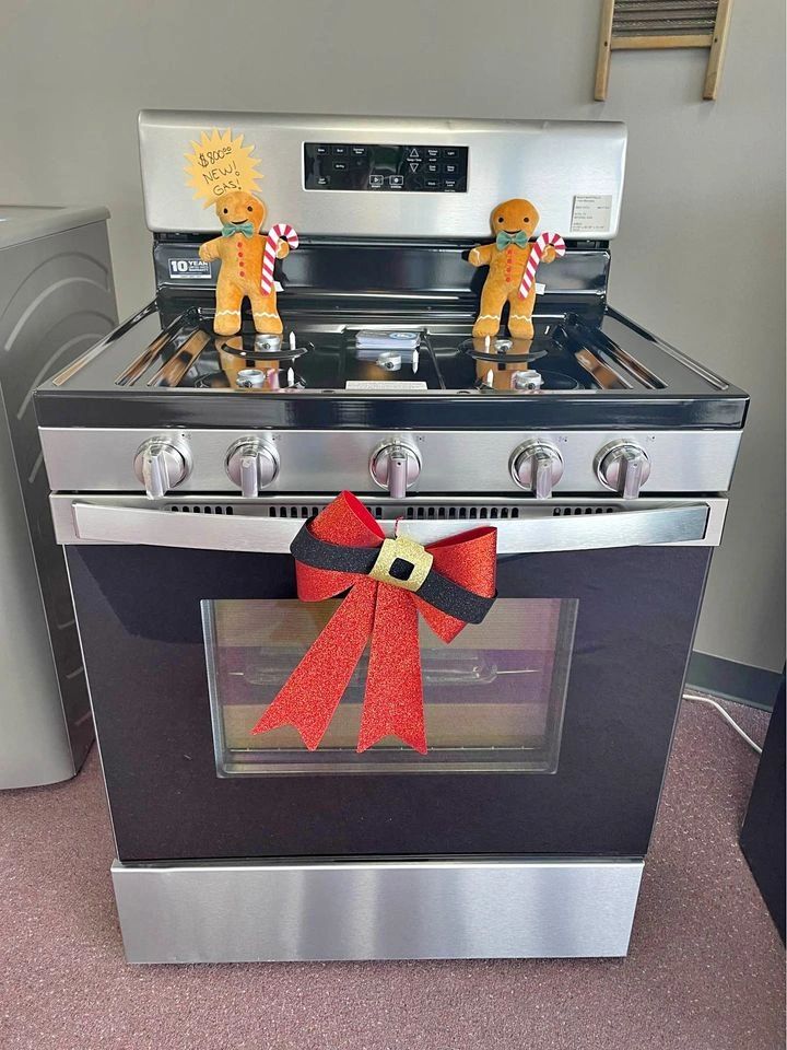 NEW Maytag Gas Range With Air Fryer & Basket 5.0 CU. FT.