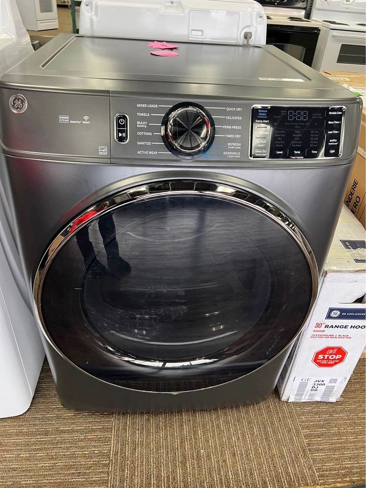 GE NEW Scratch & Dent Natural Gas Smart Dryer, Powersteam, Dam Sensor, 4 Way Venting, 12 Dry Cycle