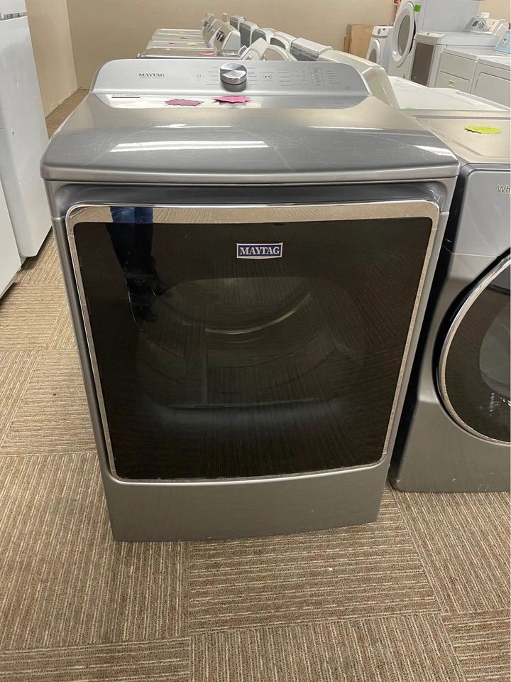 Maytag HUGE Natural Gas Dryer, Steam, 10 Dry Cycle Selections, Sanitize