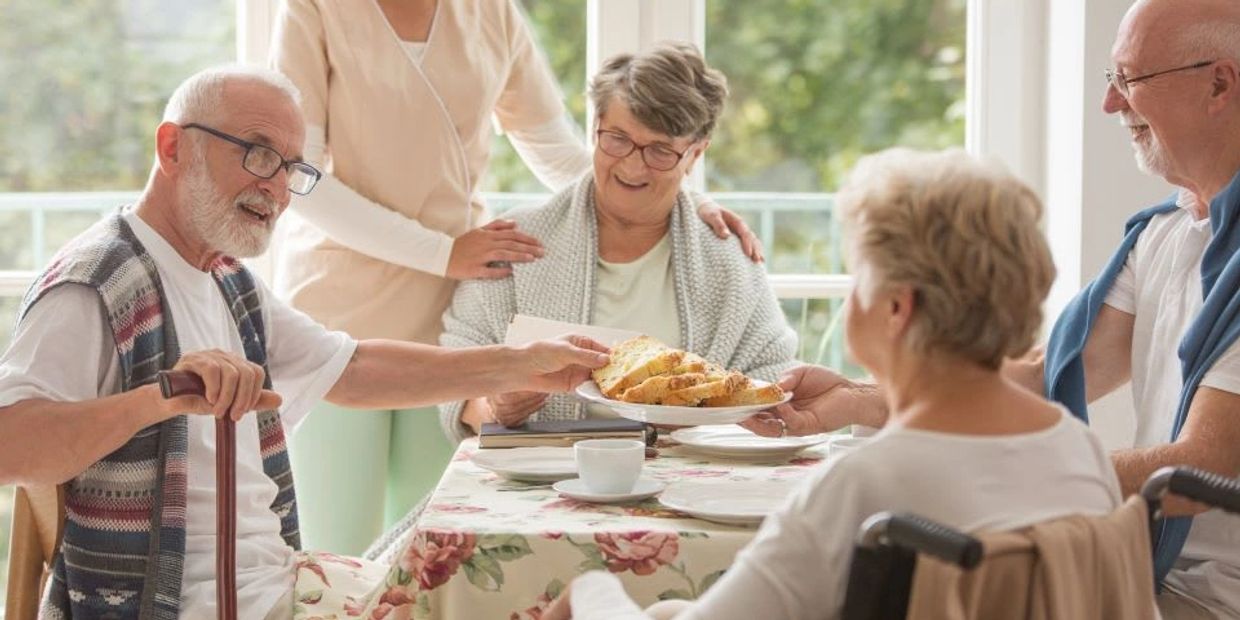 Safe and Caring Adult Day Care Services - Hollywood, FL Assisted Living
