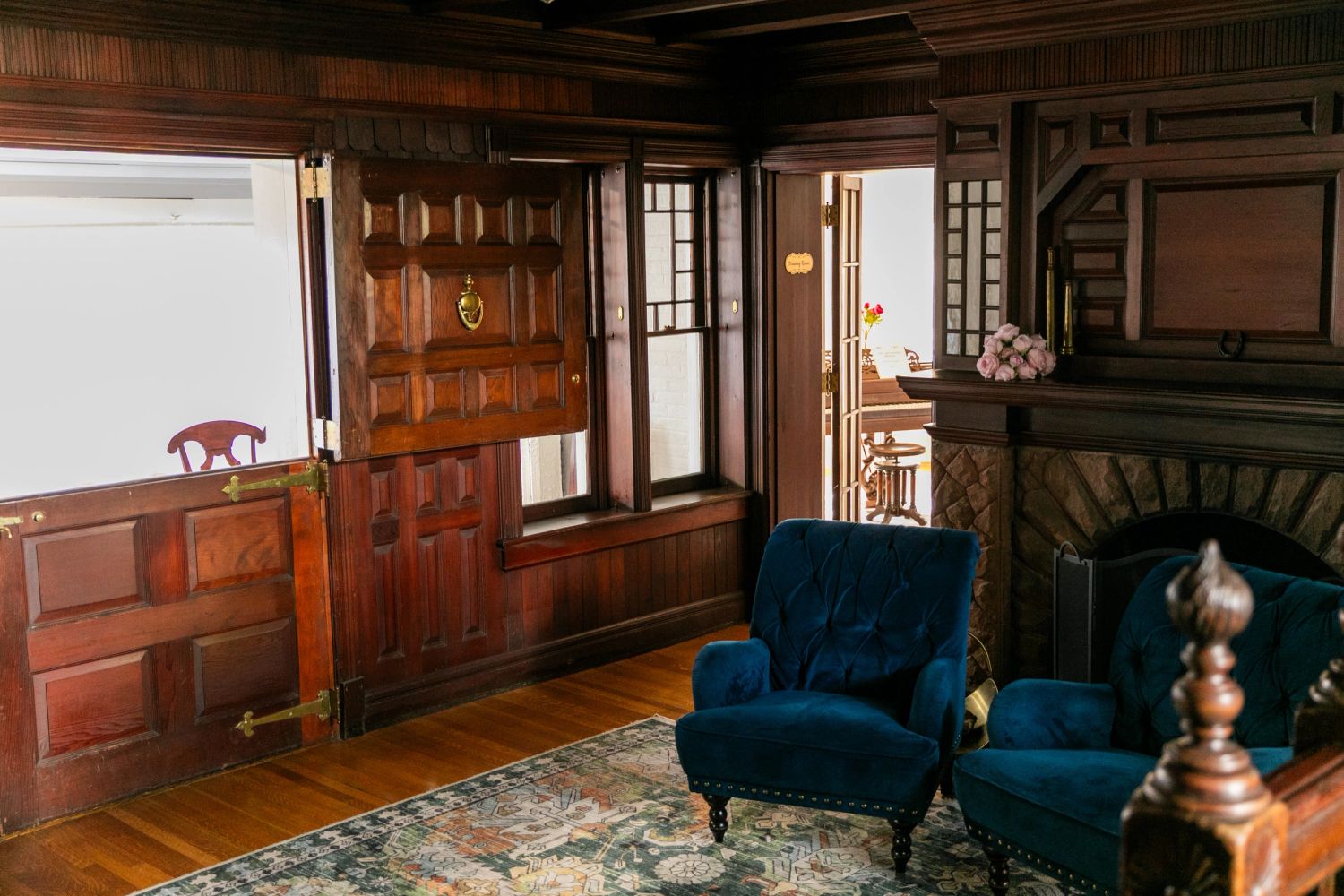 Hollowberry Manor Creative Retreat serves crafters, quilters, scrapbookers, & knitters from Colorado
