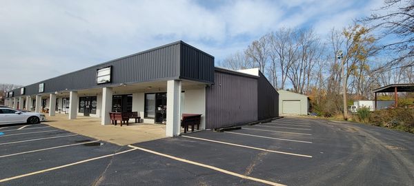 Retail Suites for lease in shopping plaza in Canton Ohio 44718