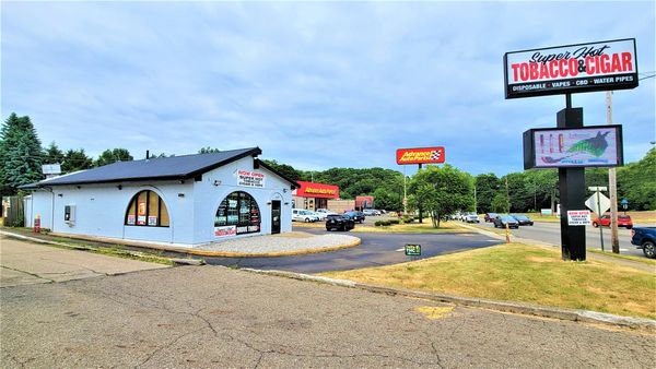 Freestanding commercial real estate investment property. Smoke Shop.