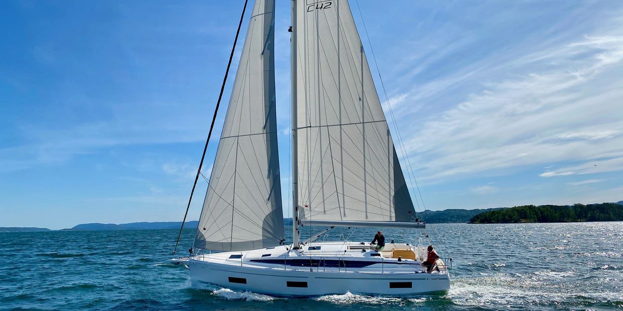 Bavaria C42 Sailing Yacht