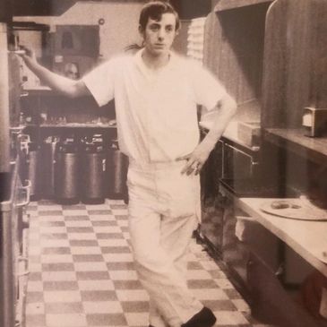 Vinnie Iannelli at a Coney Island pizzeria