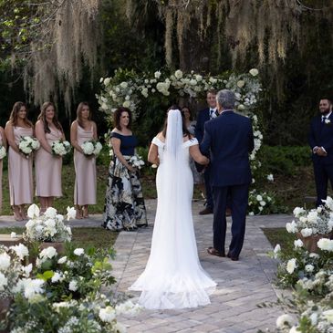 A personalized ceremony with just the right amount of tradition. We make sure that everyone feels in