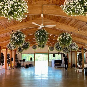 photo courtesy of Treasure Hut Flowers Delavan WI