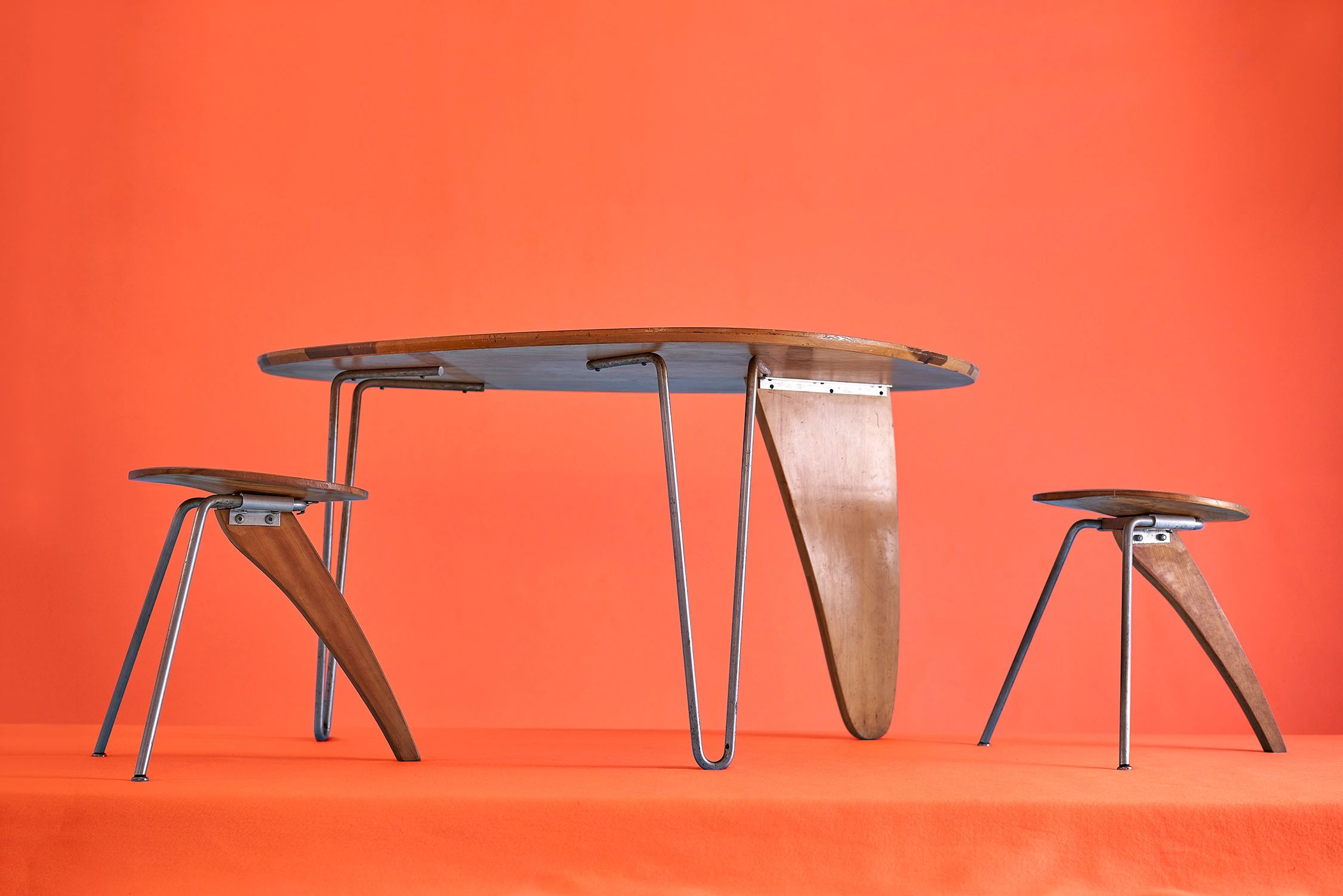 Isamu Noguchi for Herman Miller Rudder Dinette Table and Stools circa 1940s
With The Excchange Int