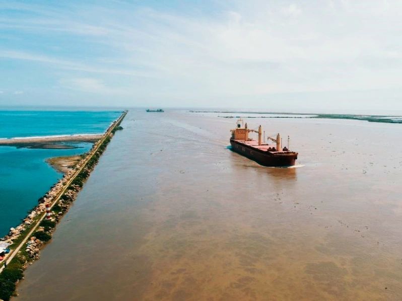 13 de Diciembre de 2019 Puerto de Barranquilla, Colombia: por detección de sedimentos en Bocas de Ceniza se restringió acceso de un buque Otras tres naves que arribarán el fin de semana también tendrían problemas, tomado de Mundo Marítimo 13 de Diciembre de 2019 Puerto de Barranquilla, Colombia: por detección de sedimentos en Bocas de Ceniza se restringió acceso de un buque Otras tres naves que arribarán el fin de semana también tendrían problemas, tomado de Mundo Marítimo