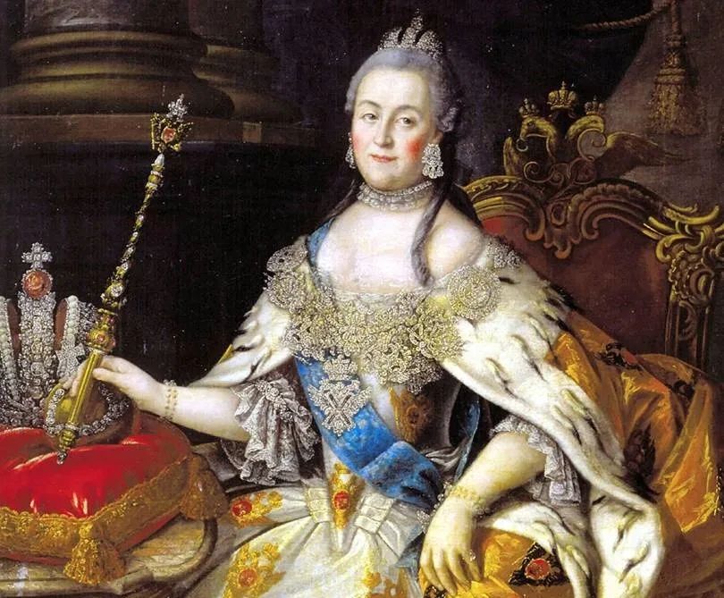 Catalina la Grande fue la emperatriz de Rusia y su dirigente femenina más longeva, ya que reinó en el imperio durante 34 años, hasta su muerte en 1796. (https://www.revistavanityfair.es/articulos/las-joyas-de-catalina-la-grande-corona)