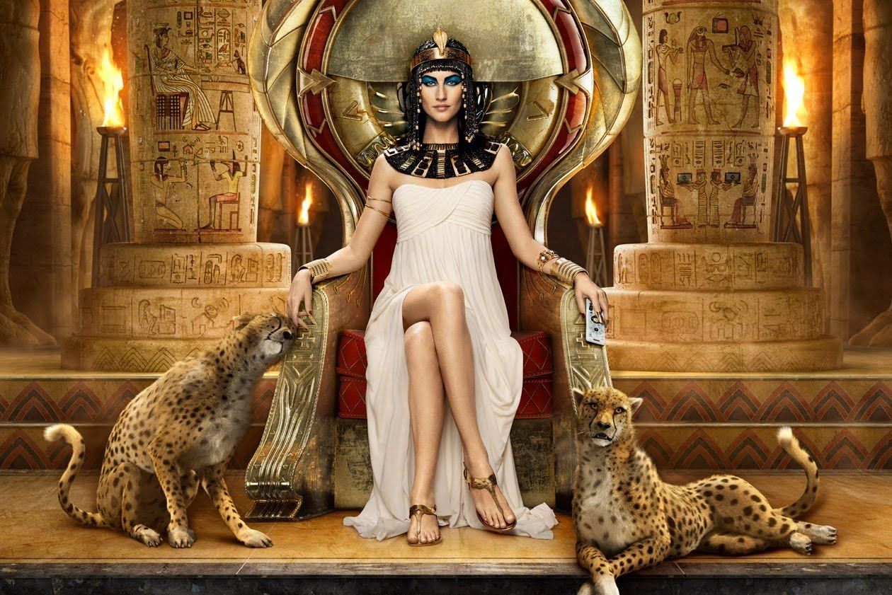 No hay nada que no se haya dicho sobre Cleopatra, nada nuevo, al menos. Hay cientos de libros, miles o más de artículos, decenas de documentales, y no sé cuántas películas dedicadas a la bella reina del Nilo y sus múltiples aventuras, políticas y amorosas. Yo no voy a descubrir el hilo negro, ni a sacar basura del revisionismo, para eso están otros. Un personaje de la envergadura de Cleopatra tenía desde hace tiempo su lugar reservado en Ciencia Histórica (https://www.cienciahistorica.com/2016/03/23/cleopatra-reina-seductora-pudo-serlo)/ No hay nada que no se haya dicho sobre Cleopatra, nada nuevo, al menos. Hay cientos de libros, miles o más de artículos, decenas de documentales, y no sé cuántas películas dedicadas a la bella reina del Nilo y sus múltiples aventuras, políticas y amorosas. Yo no voy a descubrir el hilo negro, ni a sacar basura del revisionismo, para eso están otros. Un personaje de la envergadura de Cleopatra tenía desde hace tiempo su lugar reservado en Ciencia Histórica (https://www.cienciahistorica.com/2016/03/23/cleopatra-reina-seductora-pudo-serlo)/