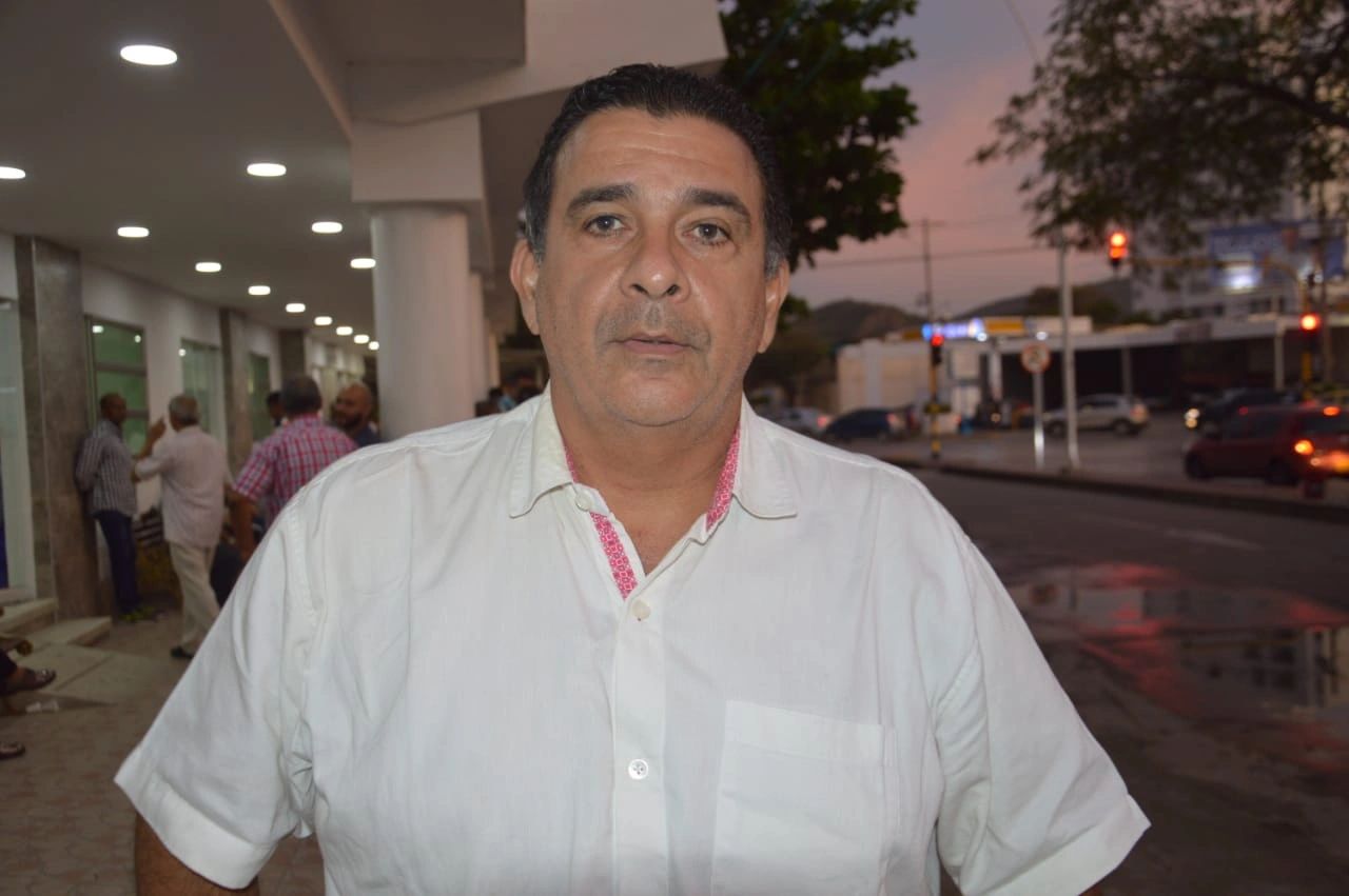 El argentino Rubén Deibe, técnico y delantero goleadror del Libertad en esta temporada de 1956 El argentino Rubén Deibe, técnico y delantero goleadror del Libertad en esta temporada de 1956