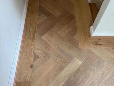 Engineered Herringbone Floorboards with a Boarder 