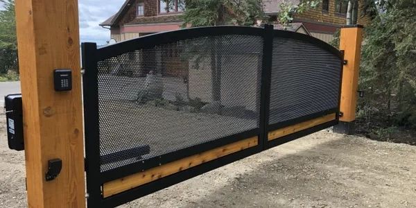 Luxury Security Driveway Gate for home on Lake