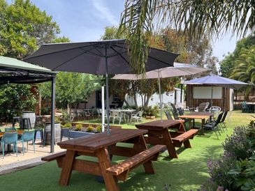 Wedderburn Hotel Beer Garden