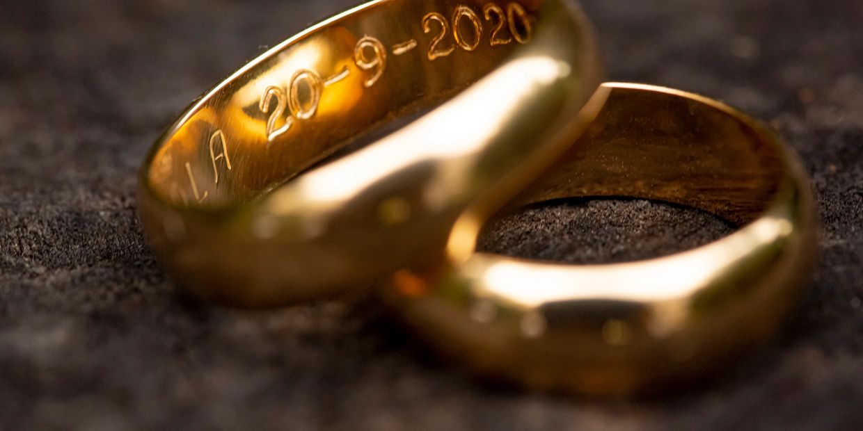 Dinatis - Engraving, Custom Engraved Jewelry