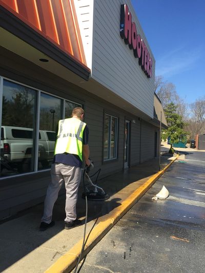 Commercial power washing services by Virginia striping for all of northern Virginia. 
