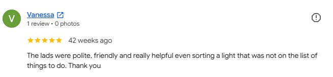 A positive review praising polite and helpful service.