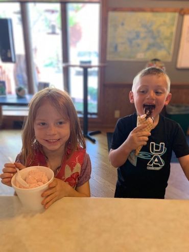 Children enjoying ice cream at Johnson's Resort