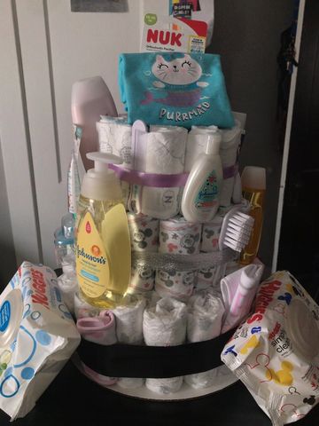 Diaper cake. (M)