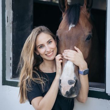 Laura Rentmeister - Videojournalistin/ Reporterin / Producer