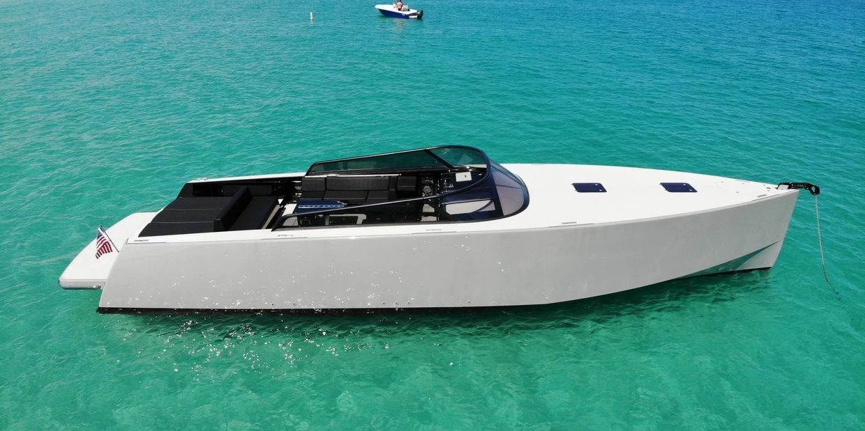 New VanDutch for charter in Miami Florida, Vandutch yacht rental, best miami yachting companies boat