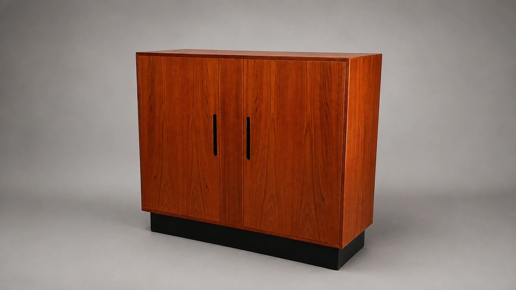 Westnofa Teak Gentlemen's Chest