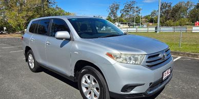Toyota-Kluger-7-seat-for-rental-in-southport
