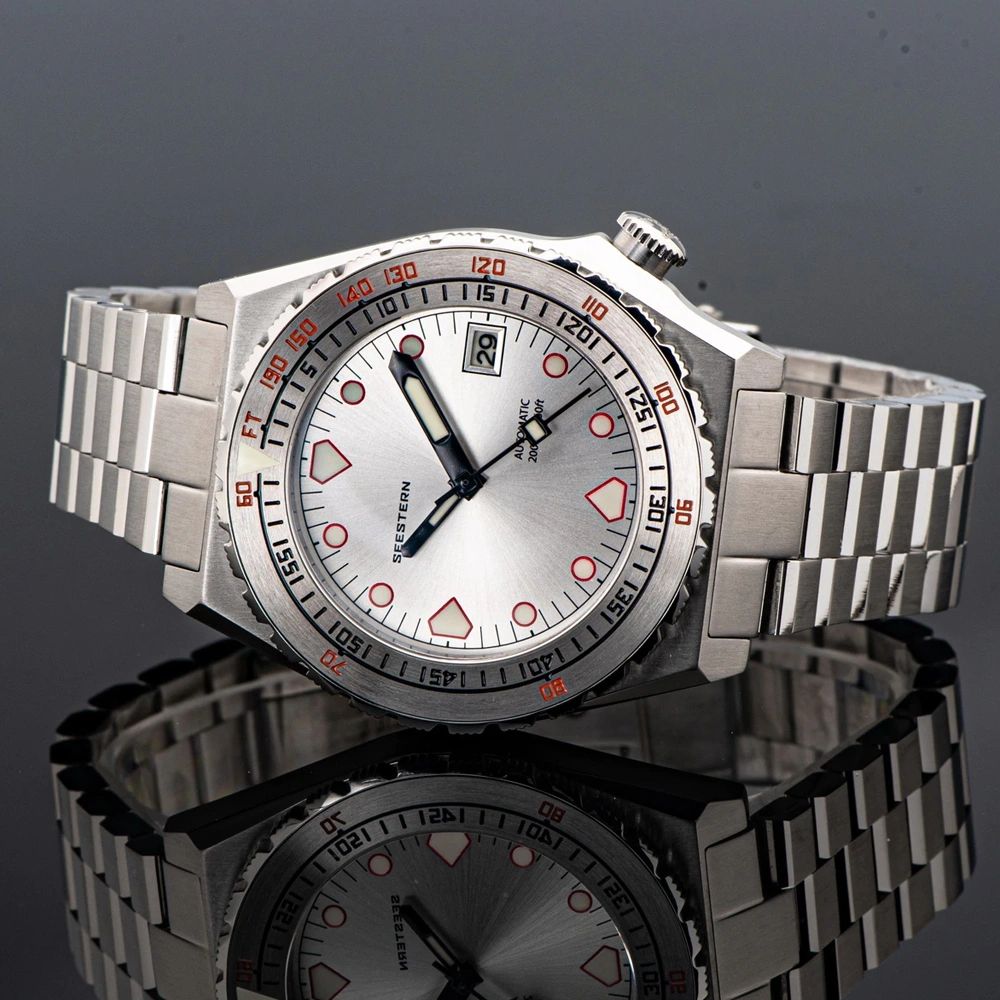 Silver dial dive watch sale