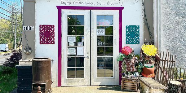 front entrance of Gallery & Gift Shop