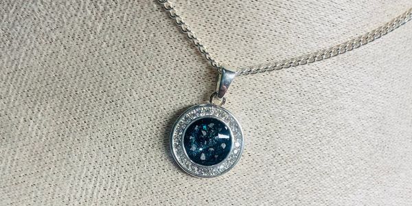 memorial jewellery necklace
