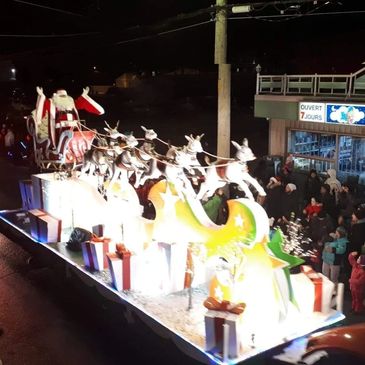 Défilé de Noël dans les rues