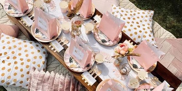picnic in rose gold 