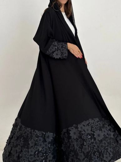 عباية ملكية بأكمام عريضة 