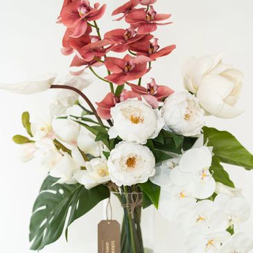 White and pink orchid arrangement 