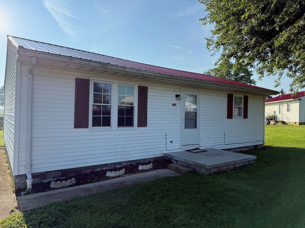 5811 Smith Road - West College Corner, IN