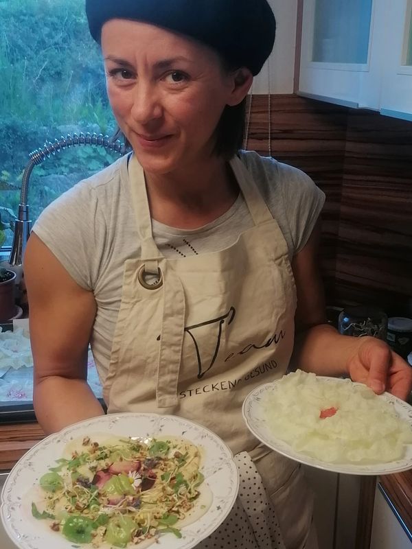 Beispiel einer veganen Vorspeise
Hier Gemüse-Carpaccio mit Wildkräutern