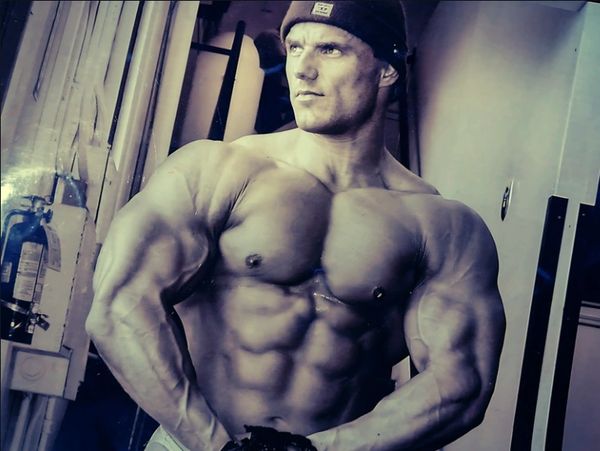 Markus Reinhardt, natural bodybuilder and Musclemania Pro, Heavy Duty and high-intensity training co