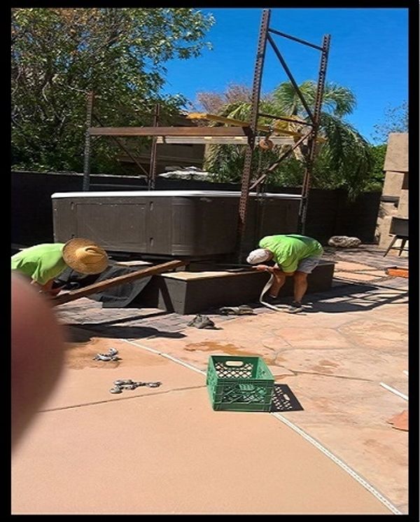 Installing or removing a hot tub from a tight space—especially a spa set into a recessed area or below-grade installation—takes more than equipment. It takes experience. Our professional spa movers understand the challenges of difficult-access hot tub installations and removals, and know how to plan the move before making the first lift.