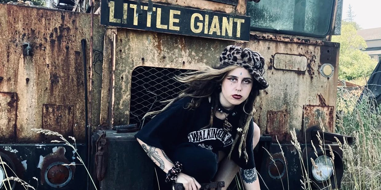 Gianna is a nomadic artist of all mediums from SF.  Graduate of Academy of Art University 2020
