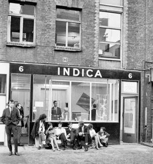 Indica, 6 Masons Yard, London, 1965. Note the steps to the basement are not present, they have been added more recently.